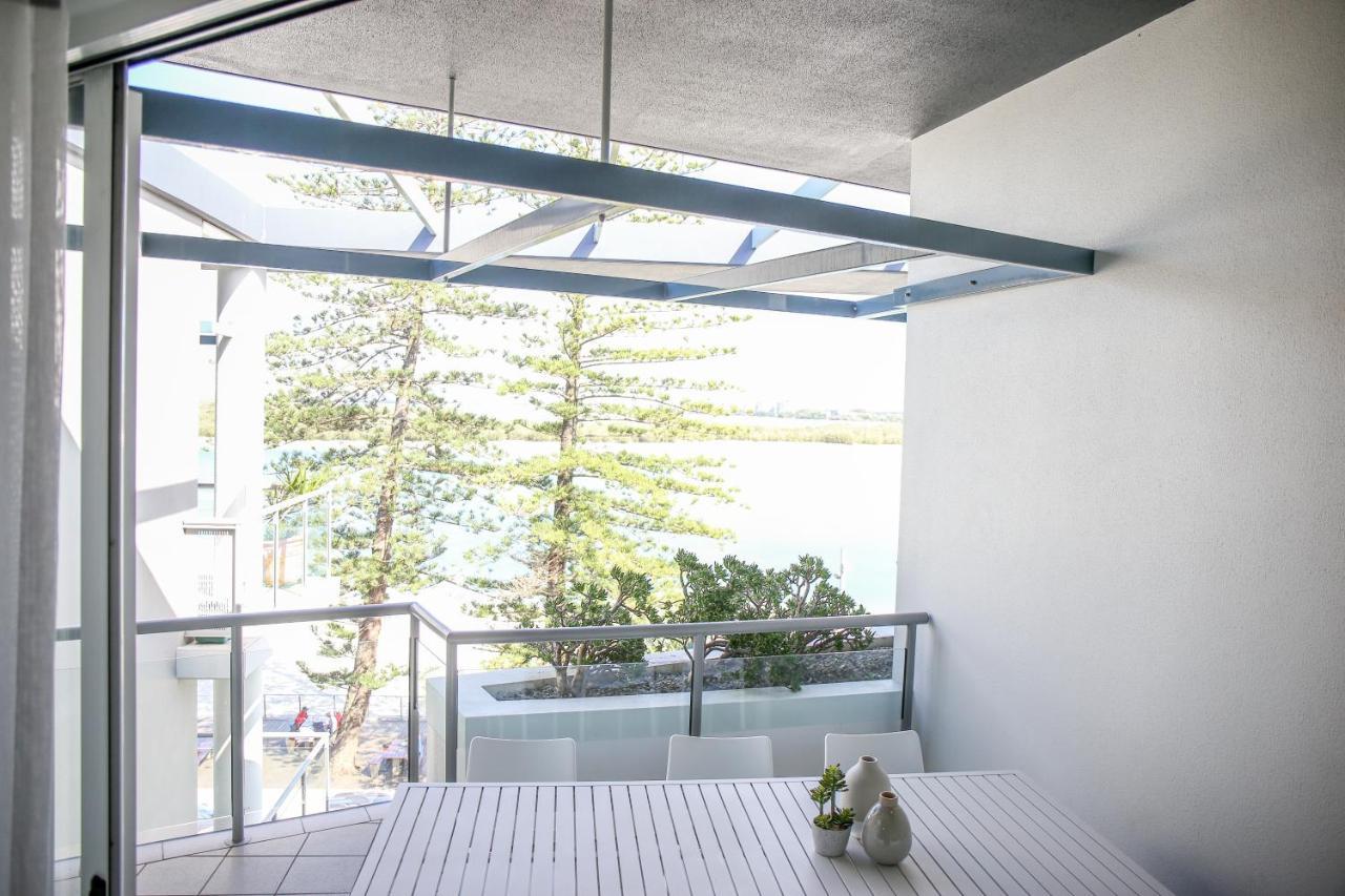 Rumba Beach Resort Caloundra Eksteriør bilde A balcony